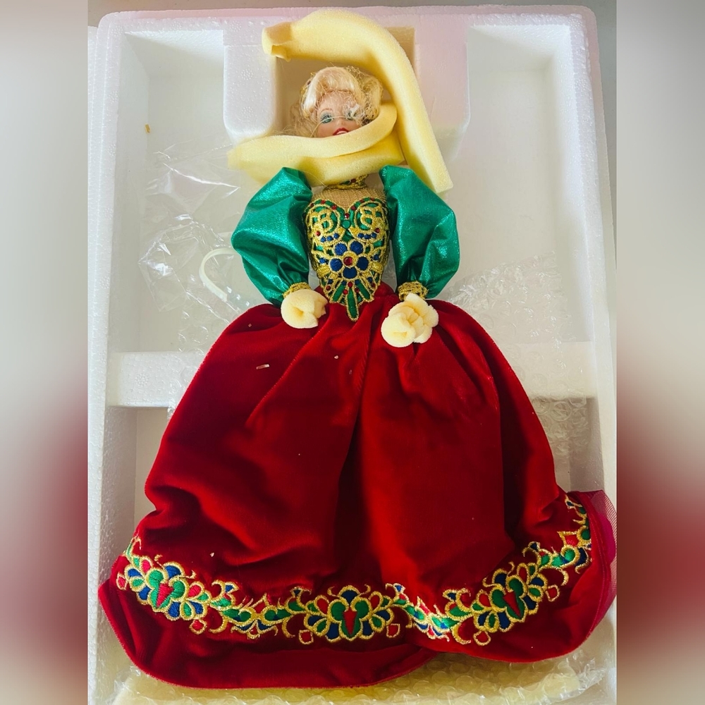 Vintage holiday jewel holiday porcelain barbie collection limited edition